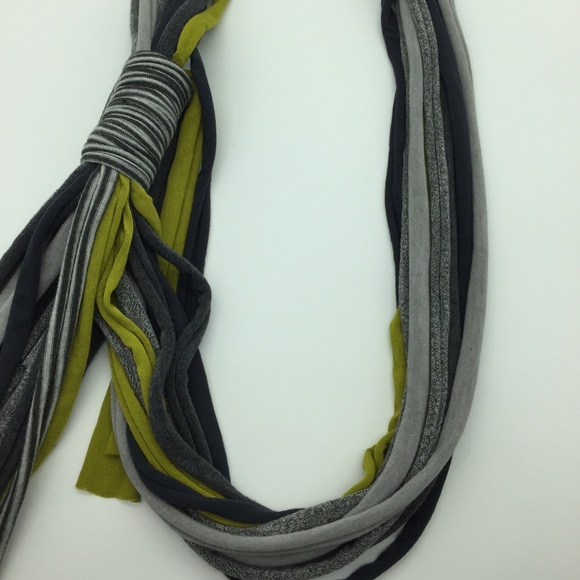 Strings Necklace - Picture 3 of 8